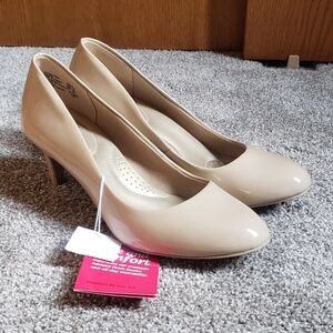 *NEW* Size 8 Nude Low Heel Shoes Cushion Heel